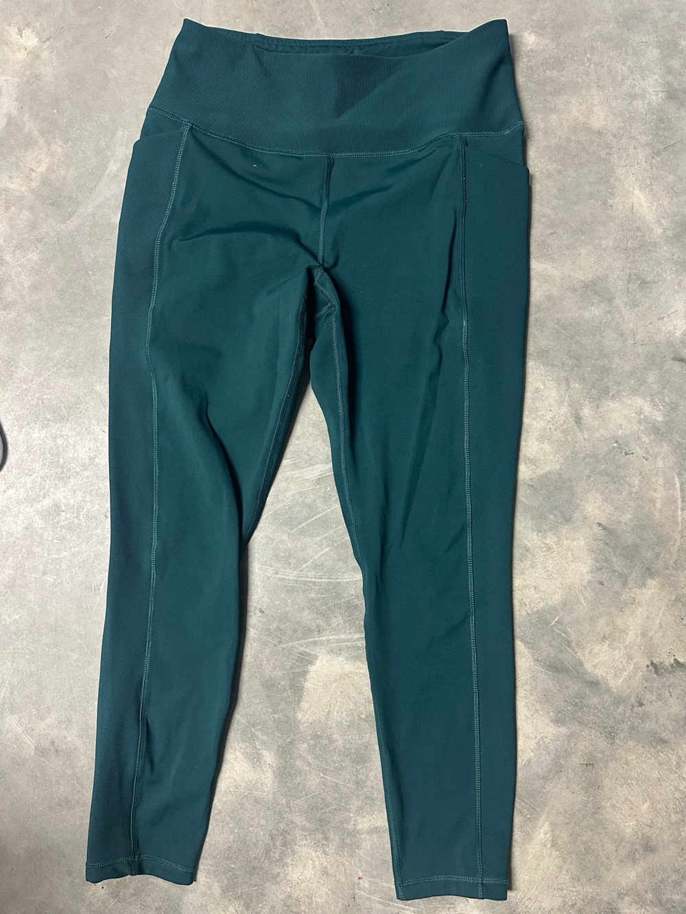 Women’s large athletic pants by spider